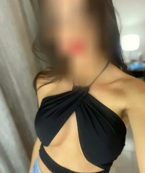 Anna, 32