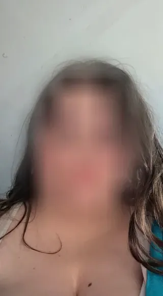 Daniela, 24