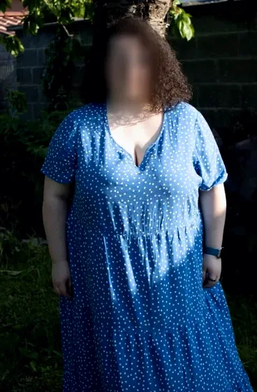 Elena, 22
