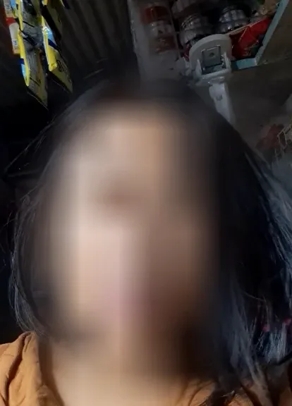 Larissa, 32