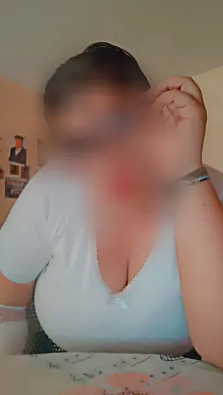 Laura, 35