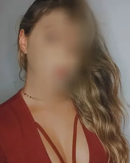Leonie, 23