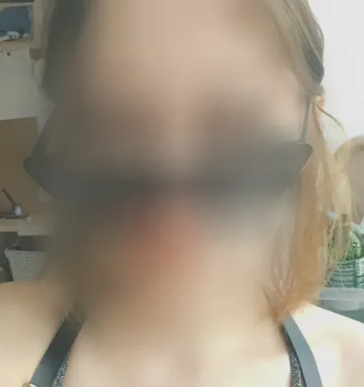 Manuela, 19
