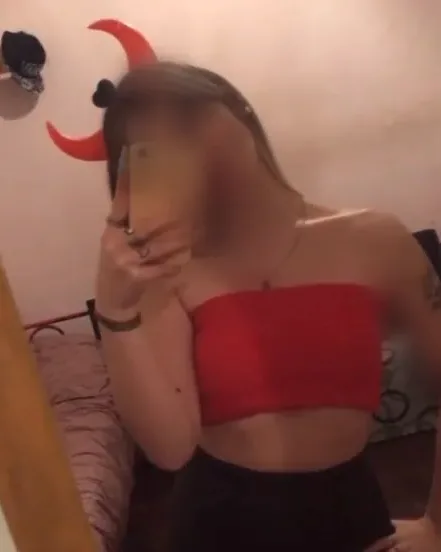 Marina, 32