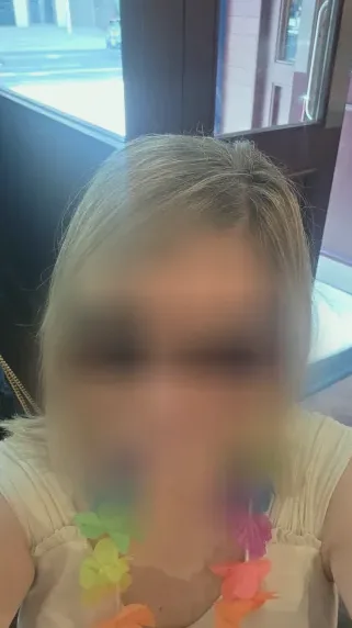 Nicole, 38