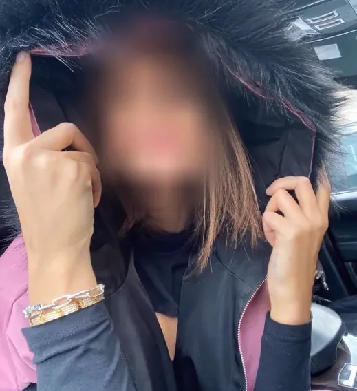 Saskia, 28