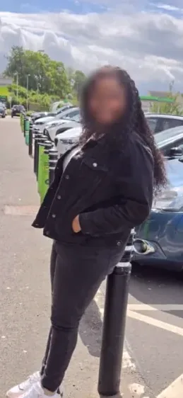 Sophie, 33